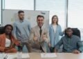 Ted Lasso Schauspieler: Das komplette Cast der Apple-TV-Serie im Überblick